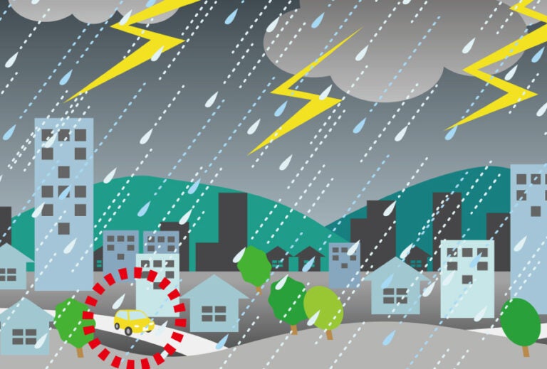 ドライブ中に雷！