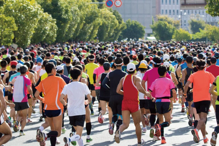 1万5000人が集うマラソン大会のイメージ