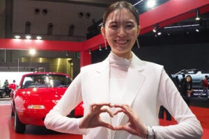 MADONNA バブリースーツ モーターショーを彩る美女たち #01｜マツダ【ジャパンモビリティ
