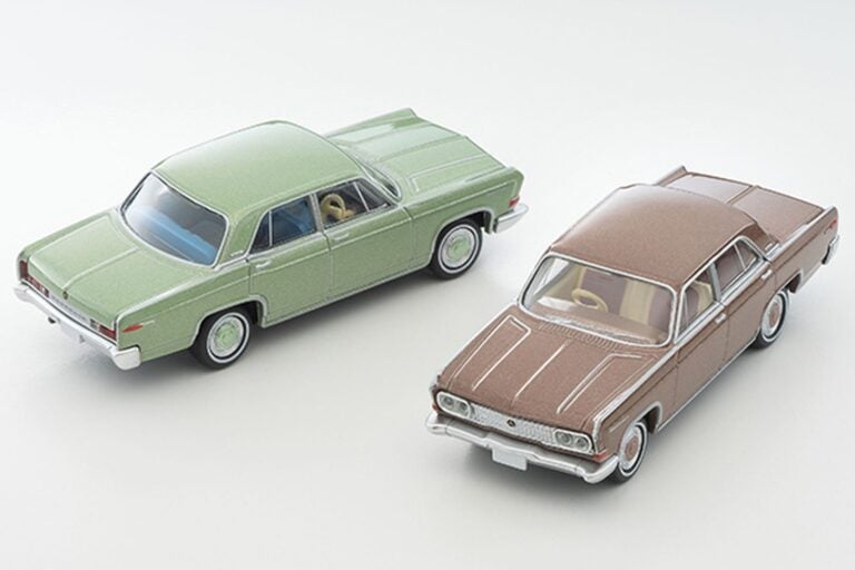 トミカリミテッドヴィンテージより、三菱 デボネア 64年式のグリーンカラーとブラウンカラー