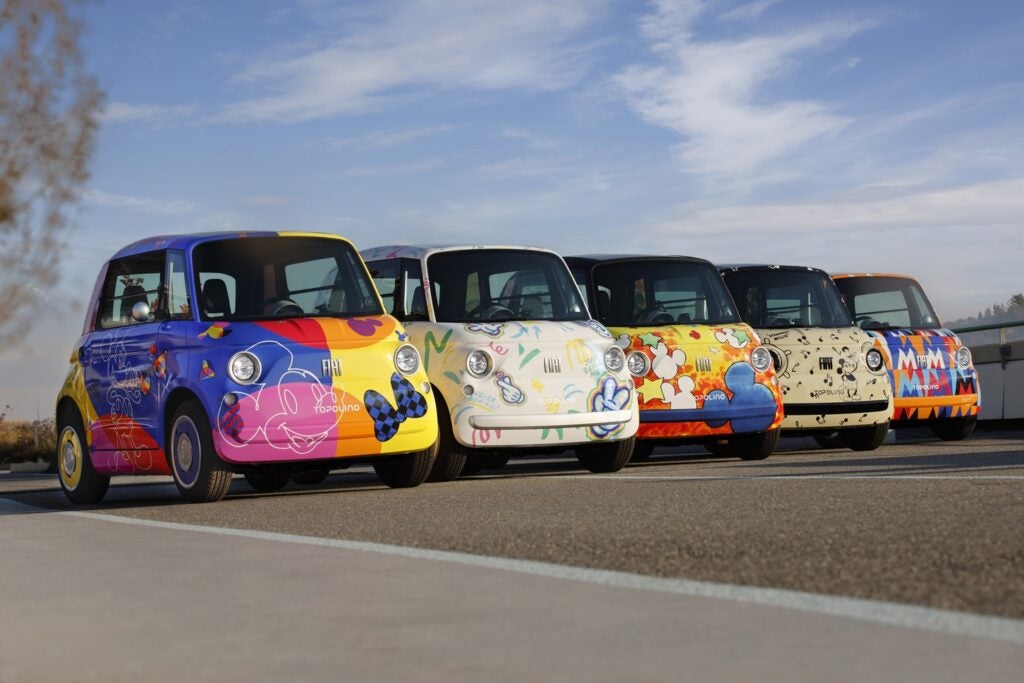 あのミッキーマウスがクルマになった！ なぜフィアットとディズニーが