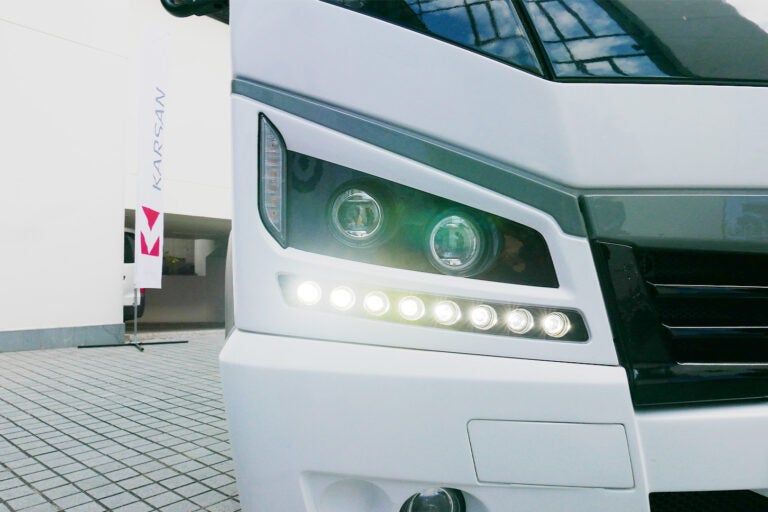 トルコの商用車メーカー「KARSAN」の小型EVバス「e-JEST」