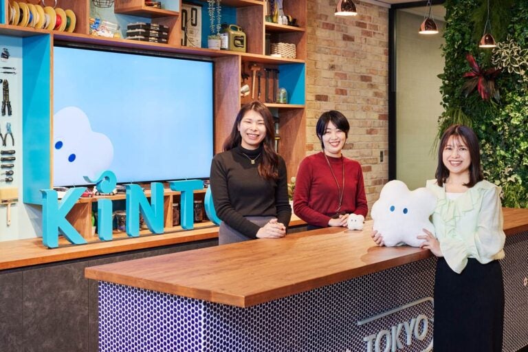 インタビューを受けていただいた、株式会社KINTOマーケティング企画部のみなさん。左から小川彩子さん、木村遥さん、岡部サエマさん。