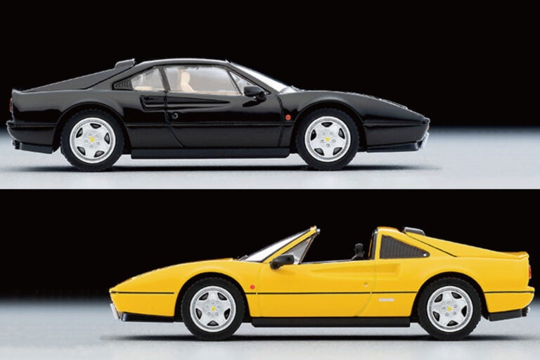 写真上はフェラーリ328 GTB（ブラック）で、写真下は328 GTS（イエロー）。商品はメーカーへの版権元商品化許諾申請済。(c)TOMYTEC