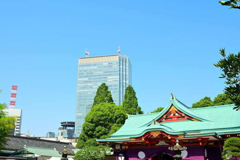 都心に位置する日枝神社