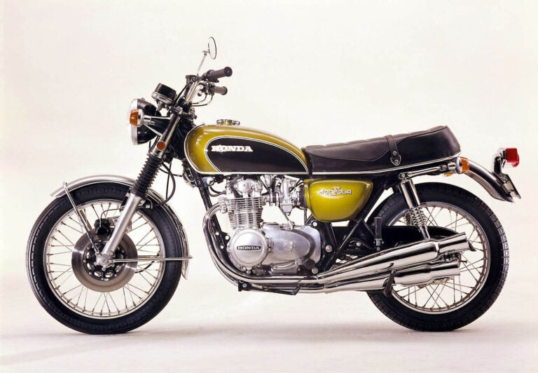 全長×全幅×全高＝2,105×825×1,115(㎜)　車両重量＝196㎏　エンジン型式＝4サイクル直列4気筒OHC　排気量＝498cc　最高出力＝48ps/9,000rpm　最大トルク＝4.1㎏-m/7,500rpm　変速機＝5速