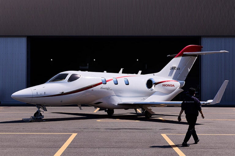 HondaJetシェアサービスに使用するホンダのジェット機
