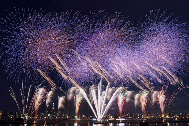 圧巻の足立の花火