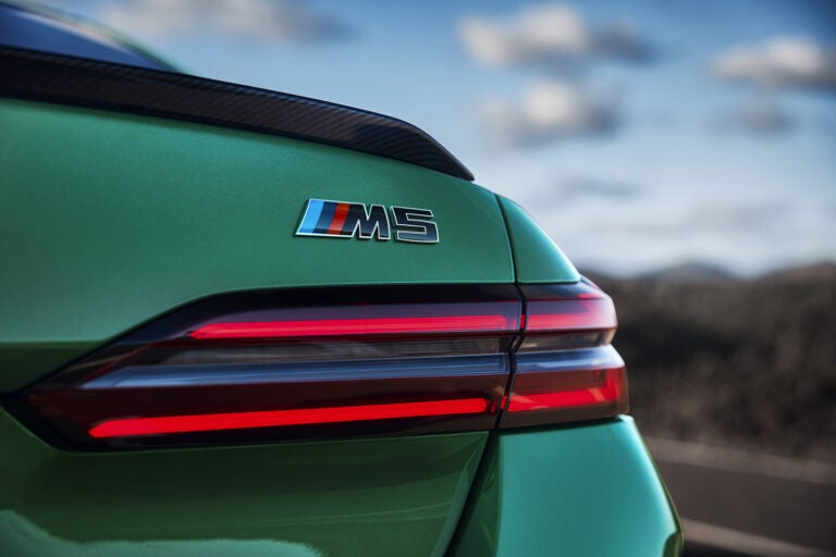 ビー・エム・ダブリュー M5｜BMW M5