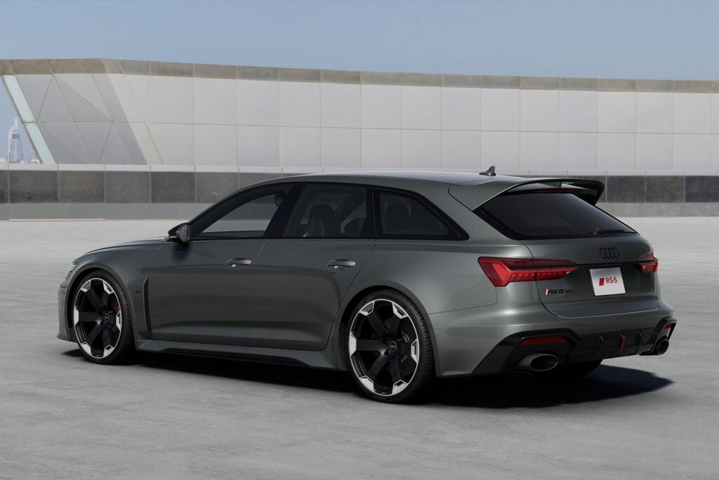 これが世界最強クラスのステーションワゴンだ！ アウディ「RS 6