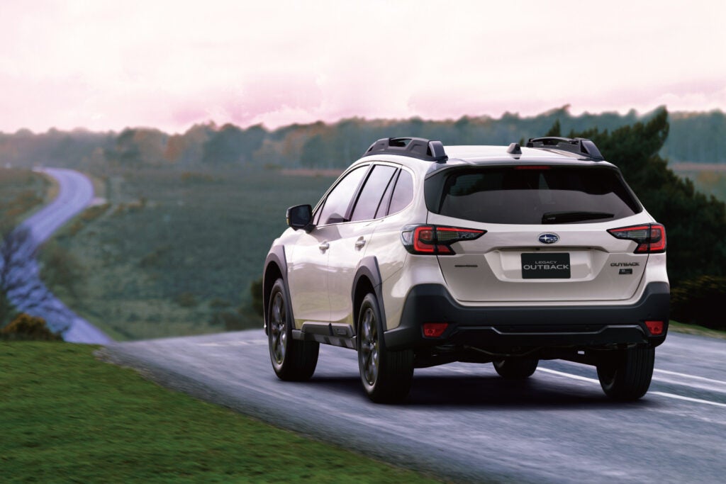 241122-subaru-outback-30th-02-