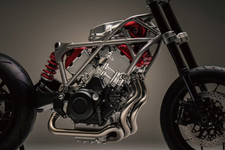 ホンダが新開発した電動過給機付きV型3気筒エンジン