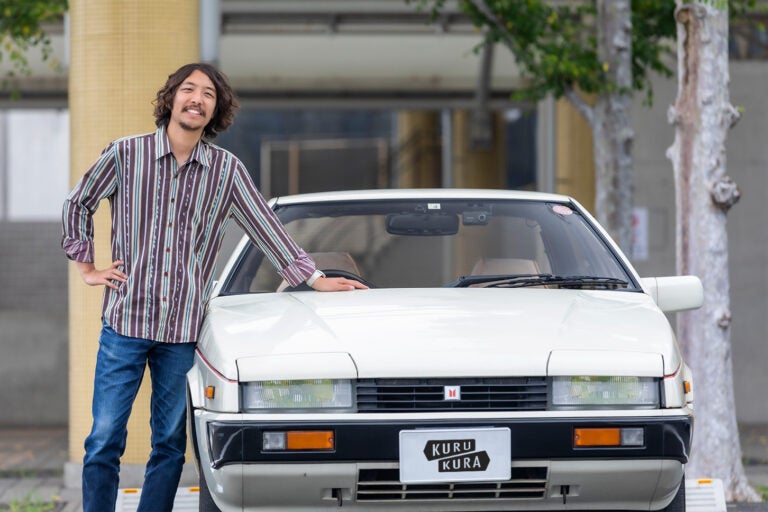 いすゞ ピアッツァとオーナーのごっちゃんさん。