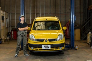 【掃除好き必見】Makuake大ヒット　車も家もこれ１本、強力モーター簡単清掃！ car-maintenance-ycs2-300x200.jpg