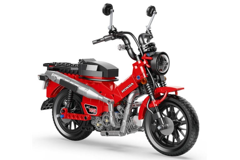 「Honda CT125 ハンターカブ」のブロックモデル。