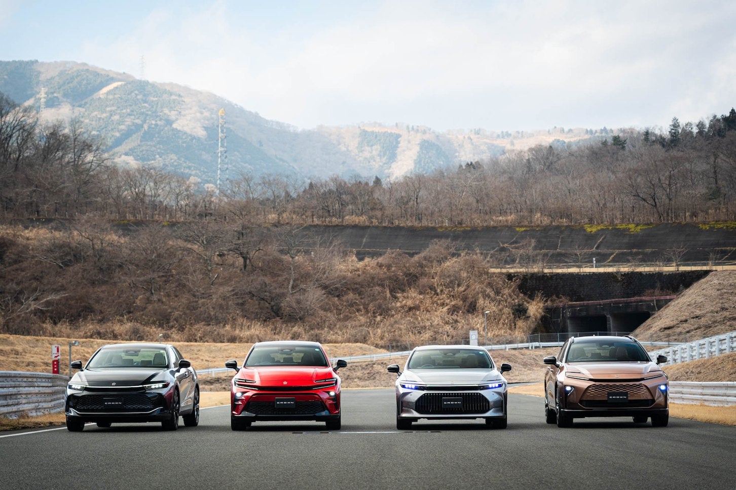 新型クラウン群4モデル（写真はエステートのみプロトタイプ）