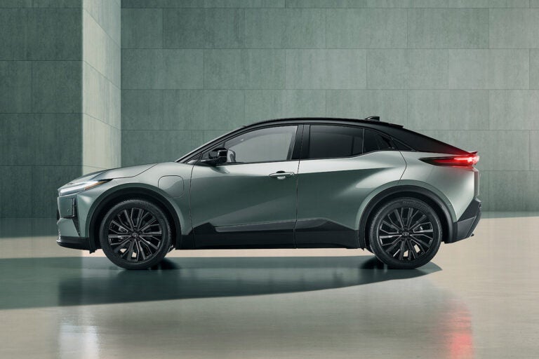 トヨタ C-HR+（欧州仕様）