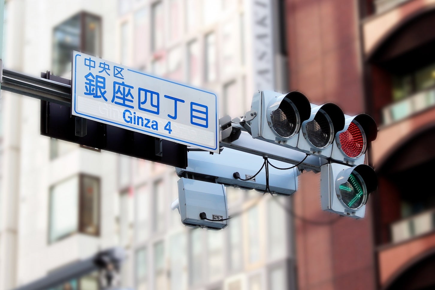 右折車専用の矢印信号はよく見かけるが、全方向はなかなか見かけない。