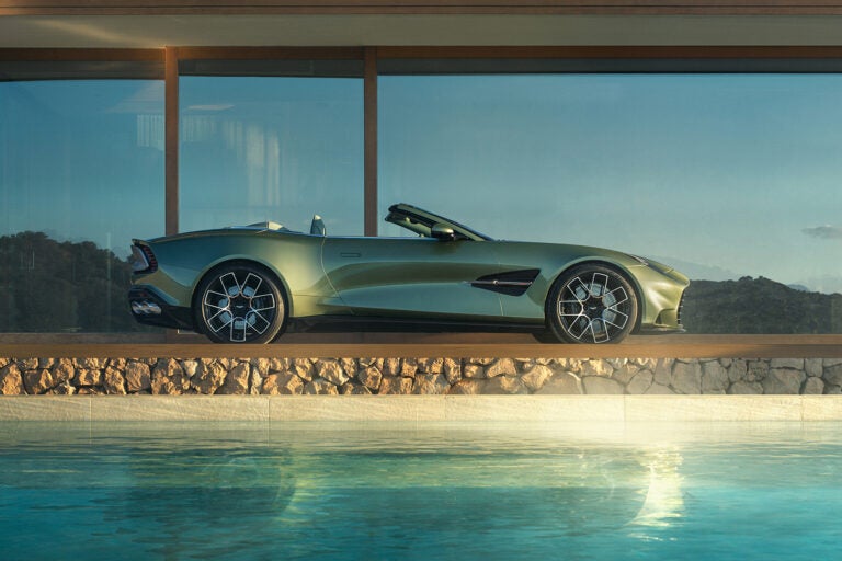 アストンマーティン・ヴァンキッシュ ヴォランテ|Aston Martin Vanquish Volante