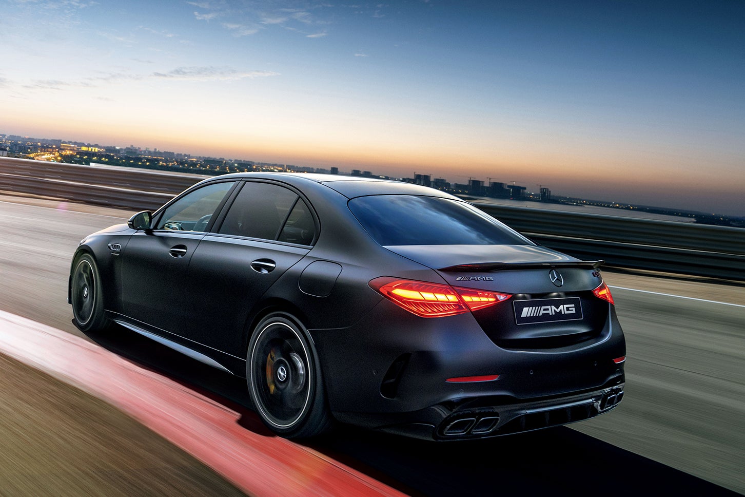 メルセデスAMG C 63 S Eパフォーマンス・エディション ピーク|Mercedes-AMG C 63 S E Performance Edition Peak