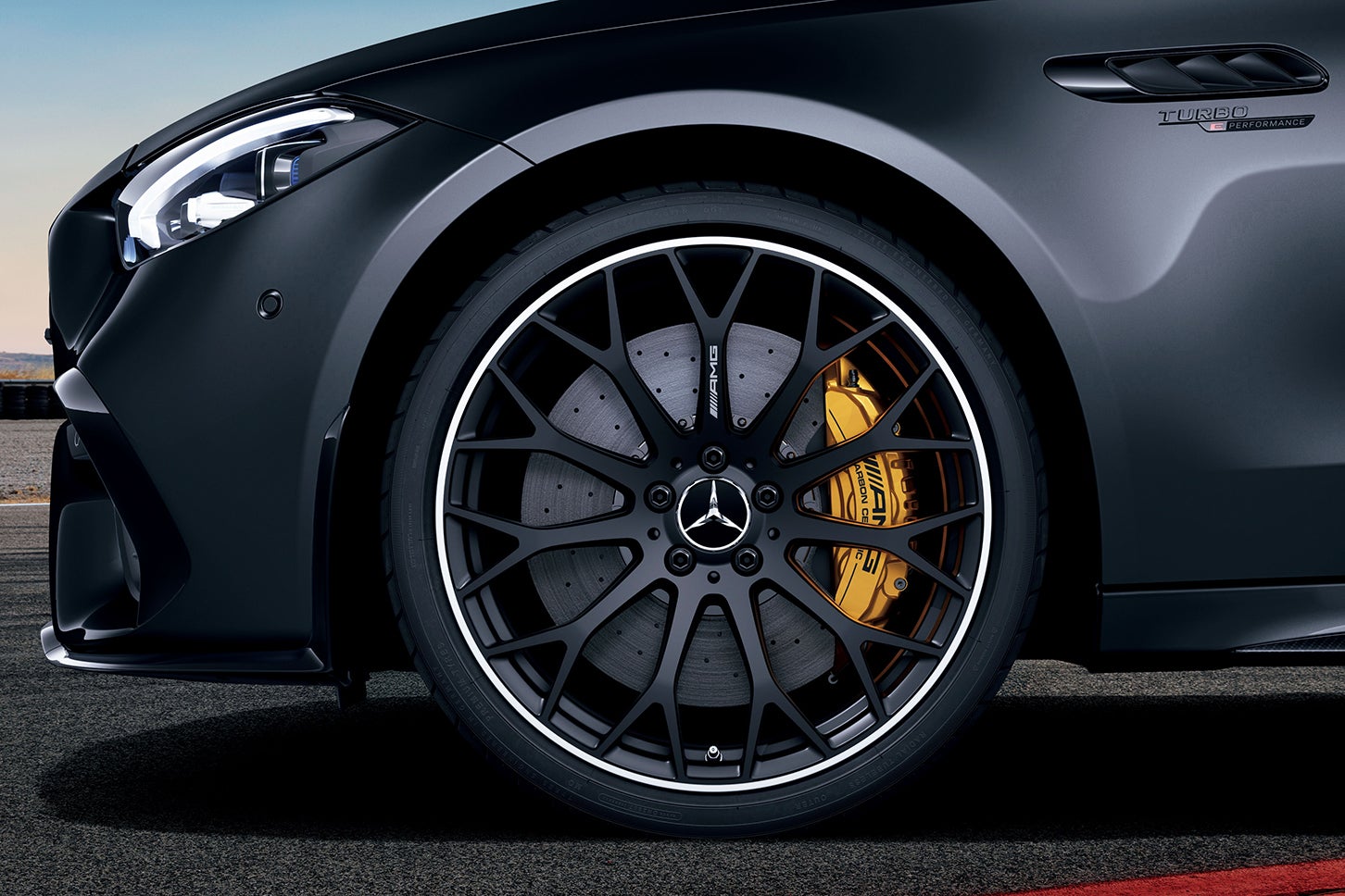 メルセデスAMG C 63 S Eパフォーマンス・エディション ピーク|Mercedes-AMG C 63 S E Performance Edition Peak
