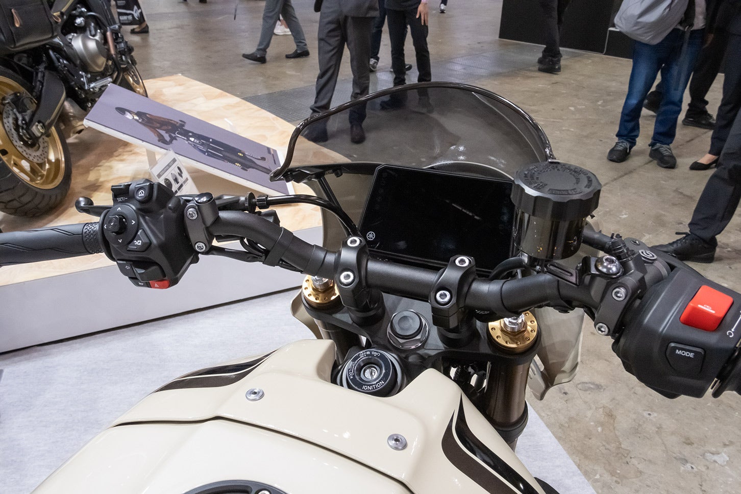 ヤマハ XSR900 ABS セラミックアイボリー（日本限定モデル）
