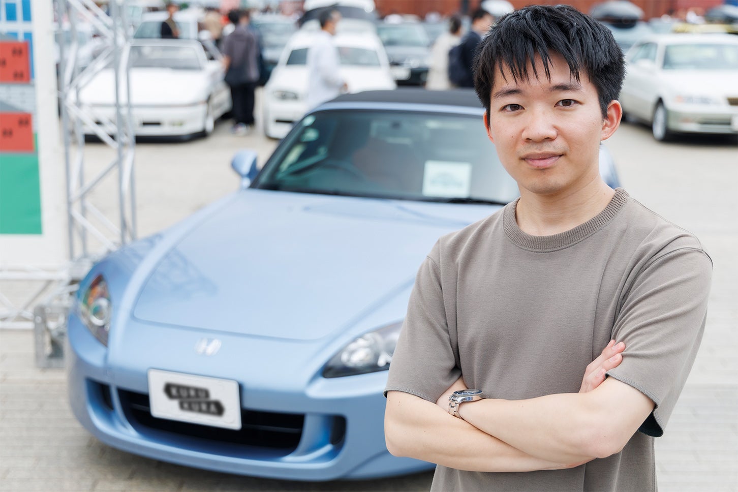 イベント主催者のひとりである甲野大輔さん。愛車はホンダ「S2000」です。現在は不動産の会社で都市開発などを行う、総合デベロッパーのお仕事をされています。
