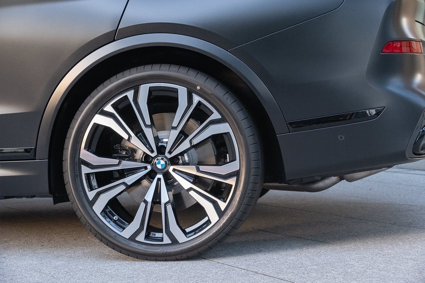 BMW X7ブラックアルファ|BMW X7 BLACK-α