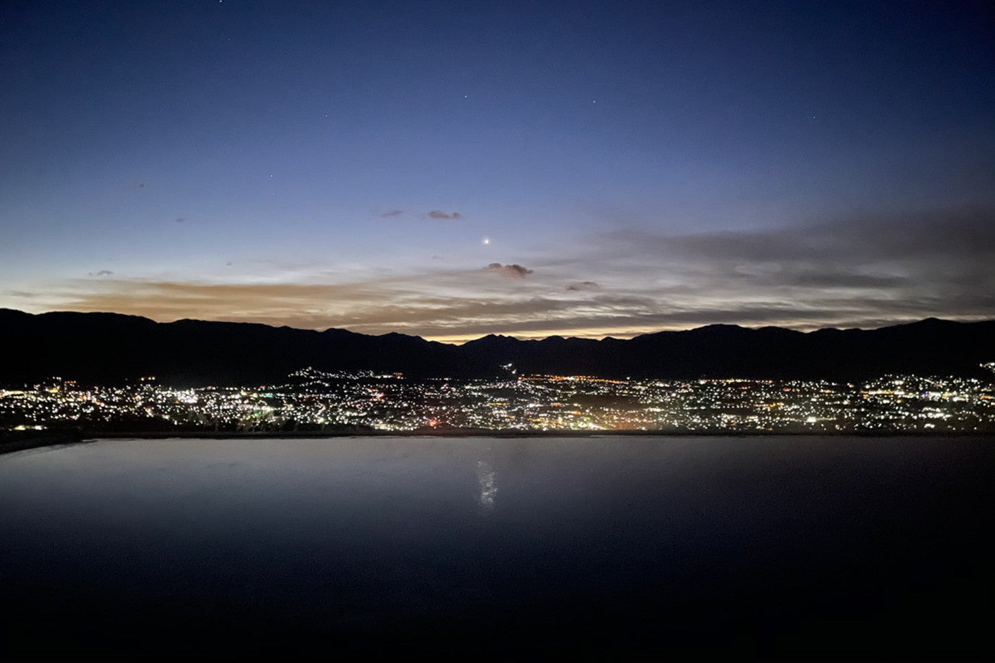 あっちの湯の夜景(写真提供:ほったらかし温泉)