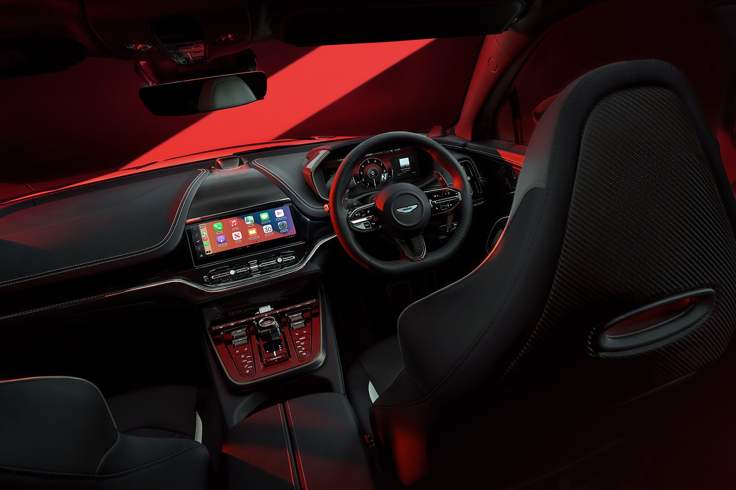 アストンマーティンDBX S|Aston Martin DBX S