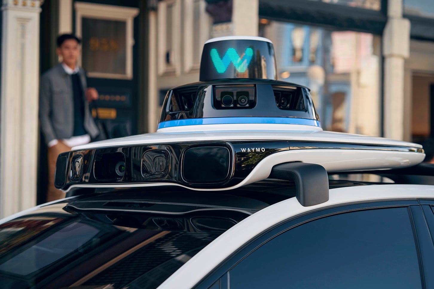 サービスを提供するWaymo One車両（ジャガーIペイス）