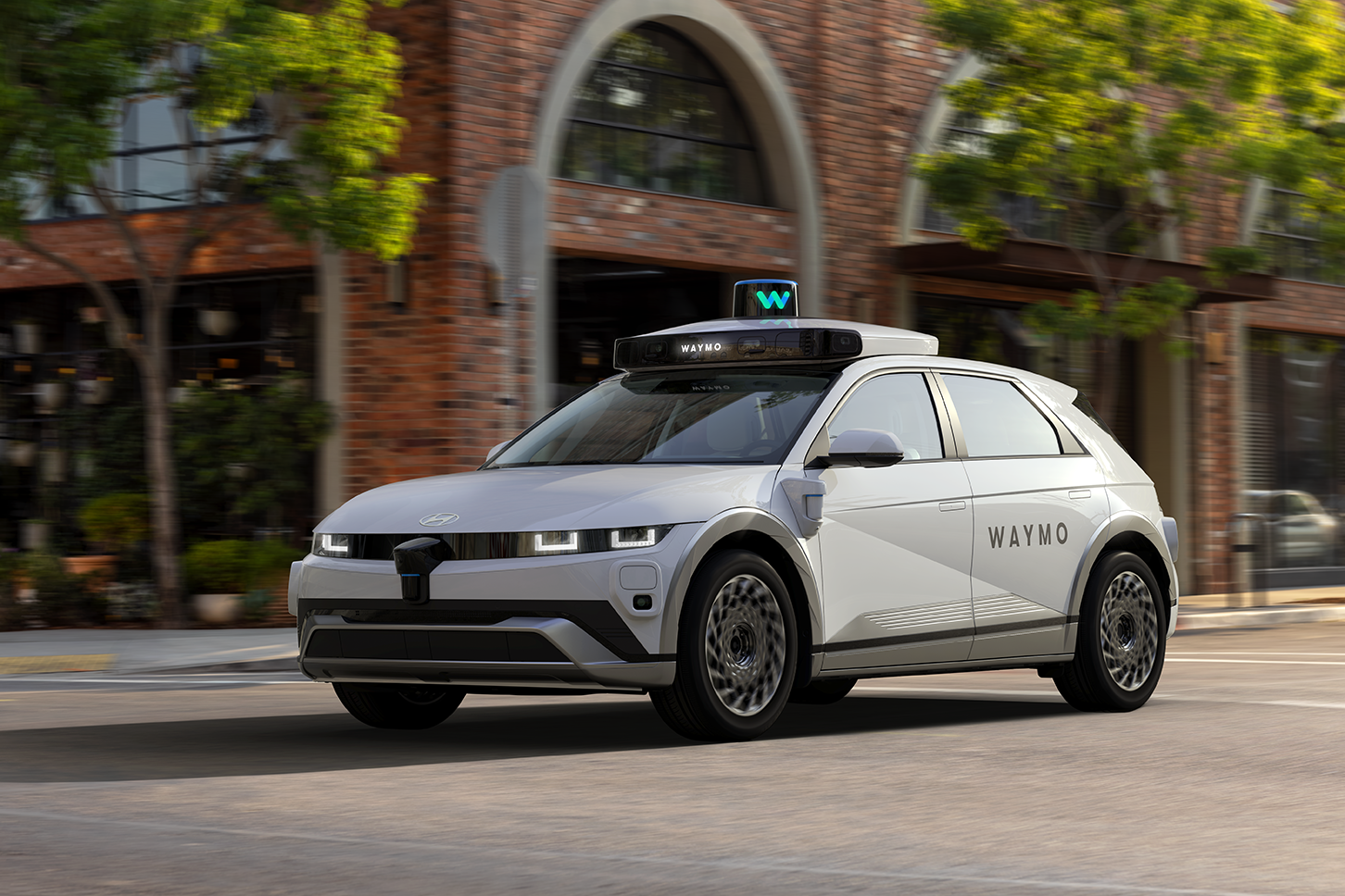 サービスを提供するWaymo One車両（ヒョンデ・アイオニック5）