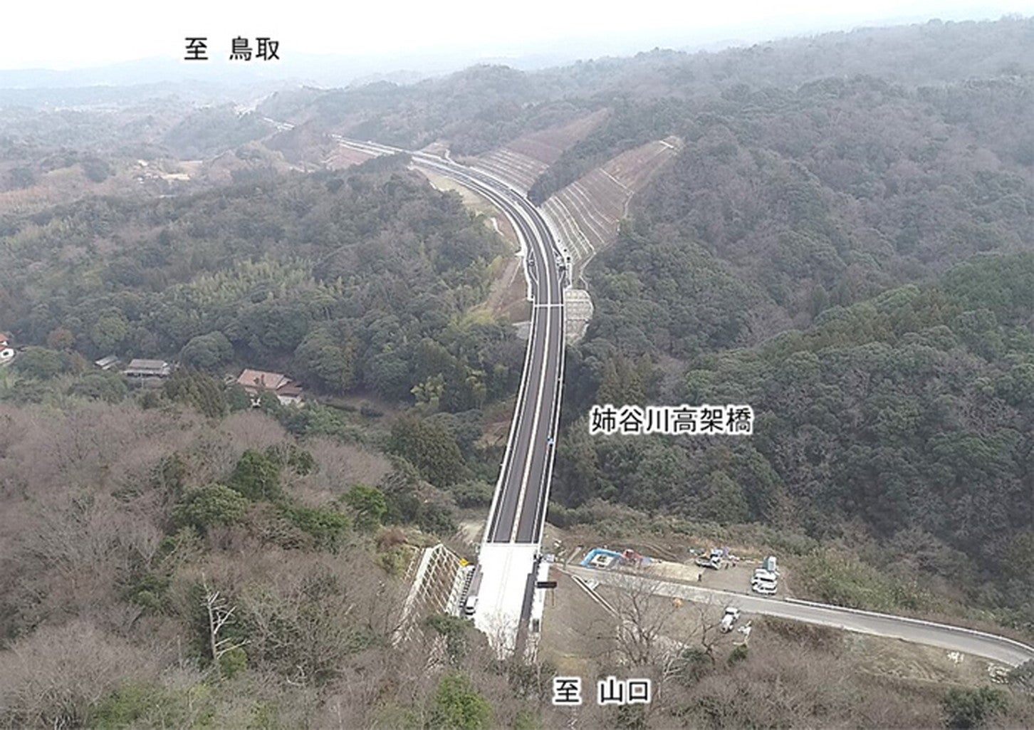 姉谷川高架橋から鳥取方面を望む。