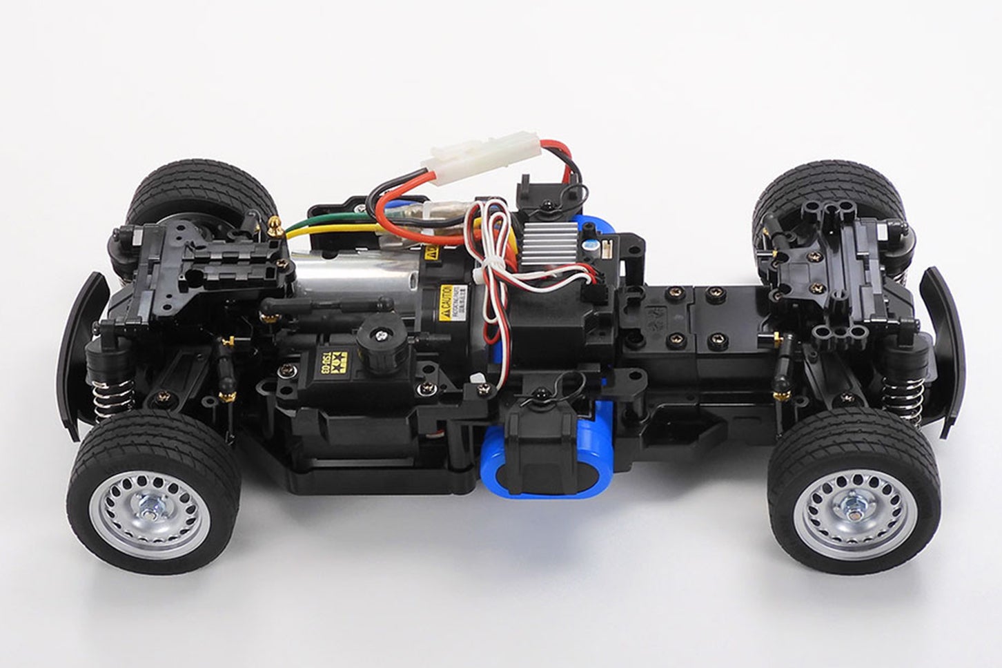 シャーシはコンパクトなMサイズのMB-01。ゴルフⅡは前輪駆動/ロングホイールベース(239mm)タイプ。