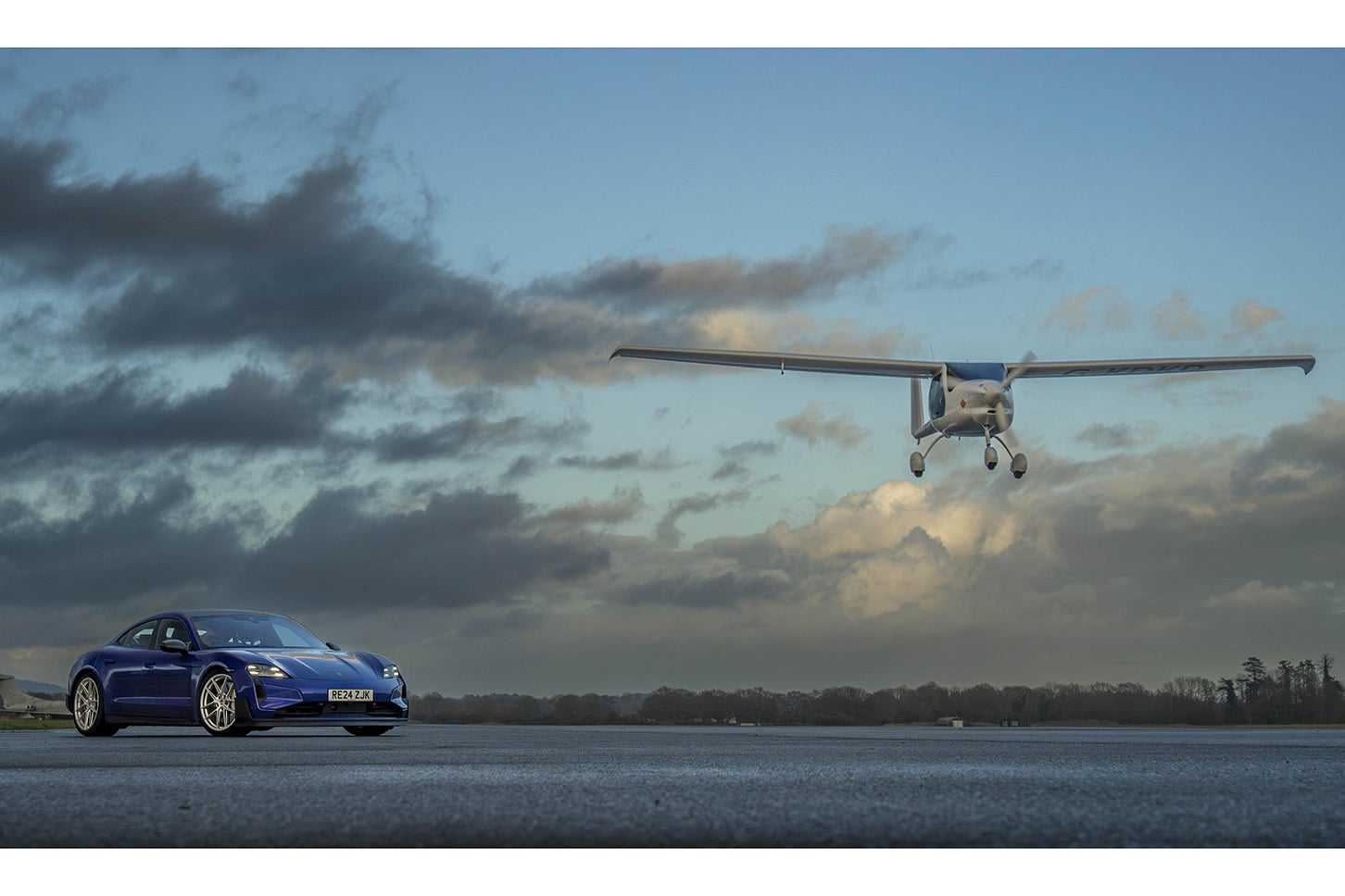 ポルシェ・タイカン ターボGT vs. 電動飛行機｜Porsche Taycan Turbo GT vs. Electric Aircraft
