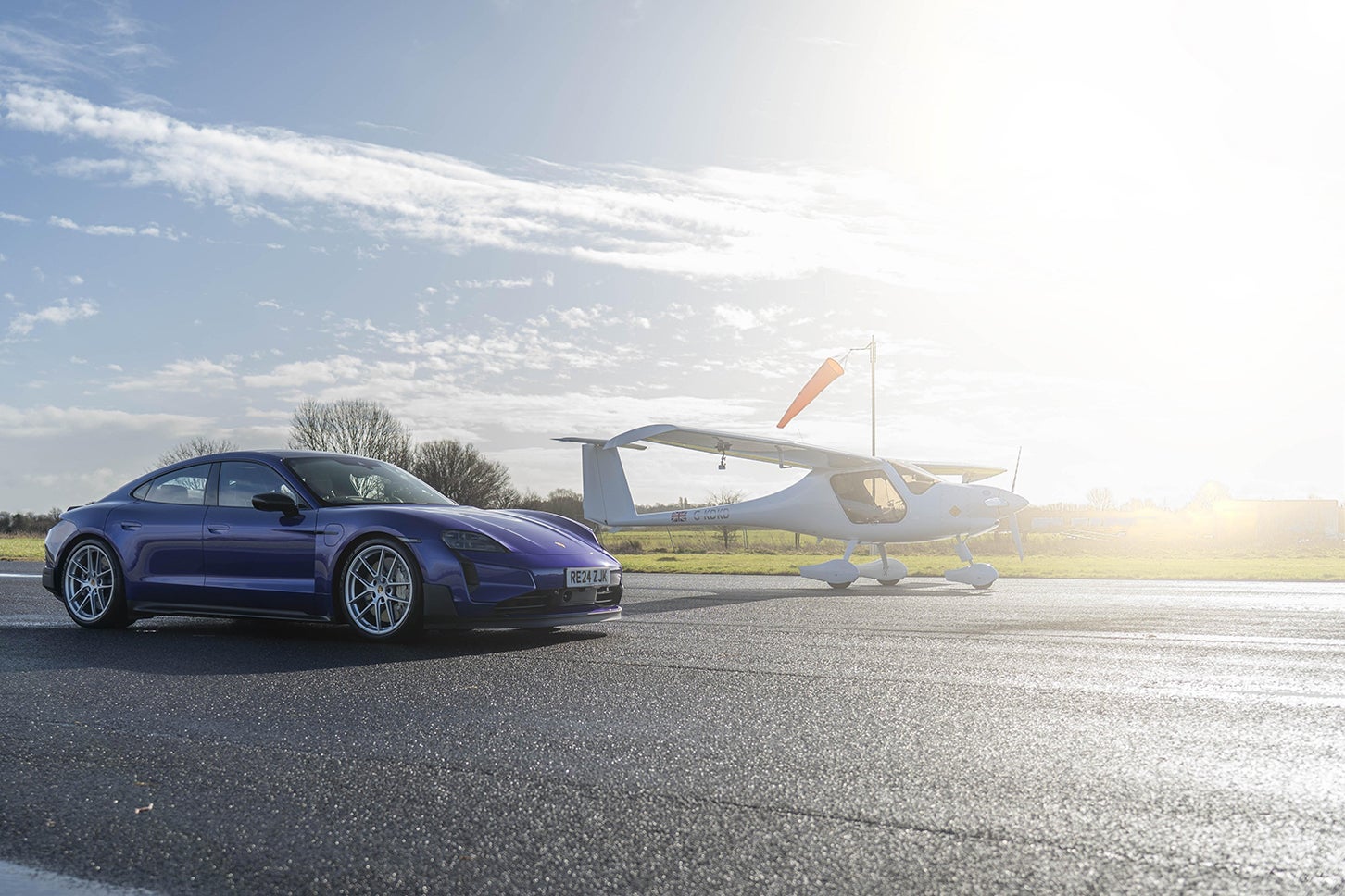 ポルシェ・タイカン ターボGT vs. 電動飛行機｜Porsche Taycan Turbo GT vs. Electric Aircraft
