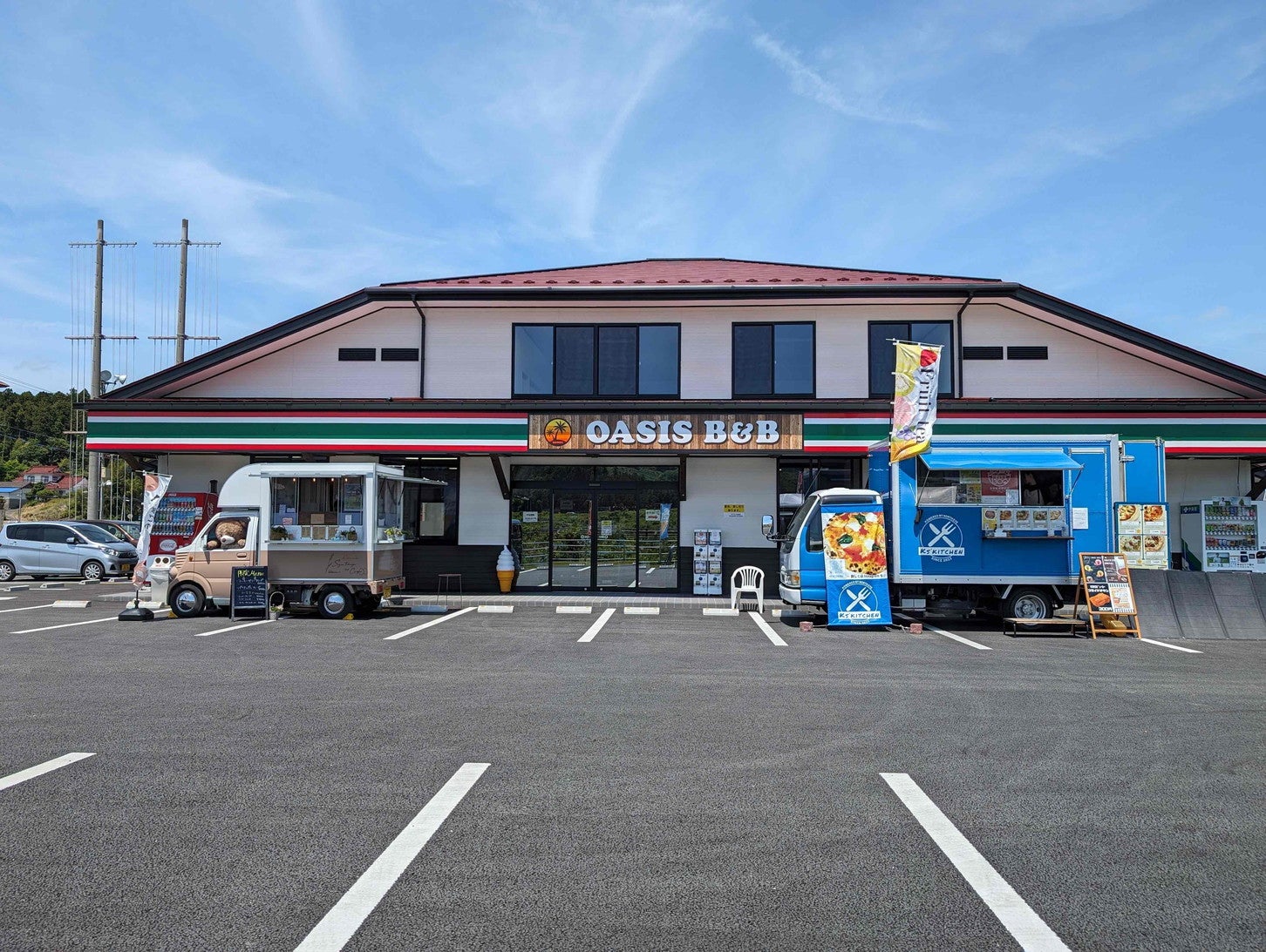 「RVパーク オアシスB&B」施設の様子。建物の中でお弁当やお土産、名産品が販売されている。