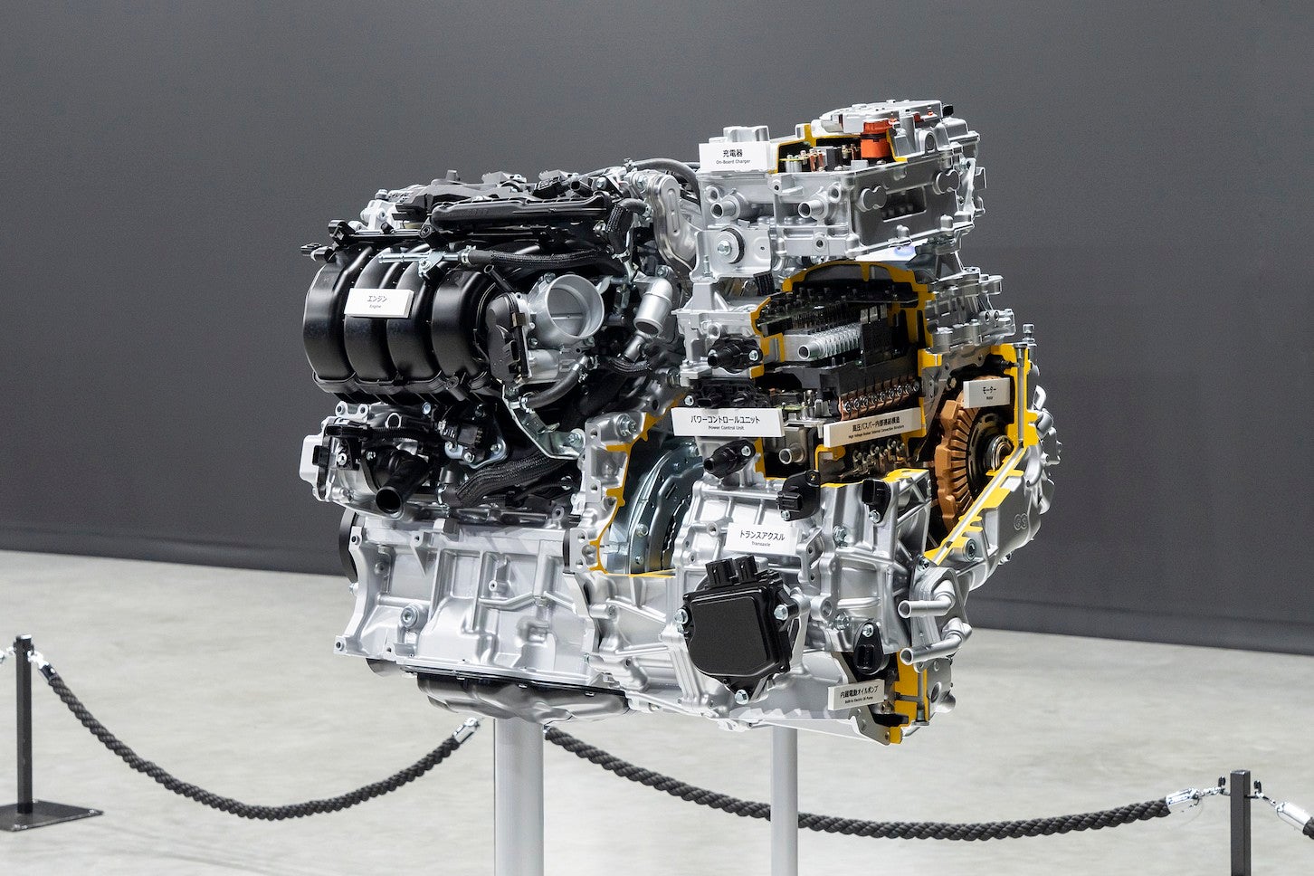 新開発された第6世代 PHEV エンジンユニット