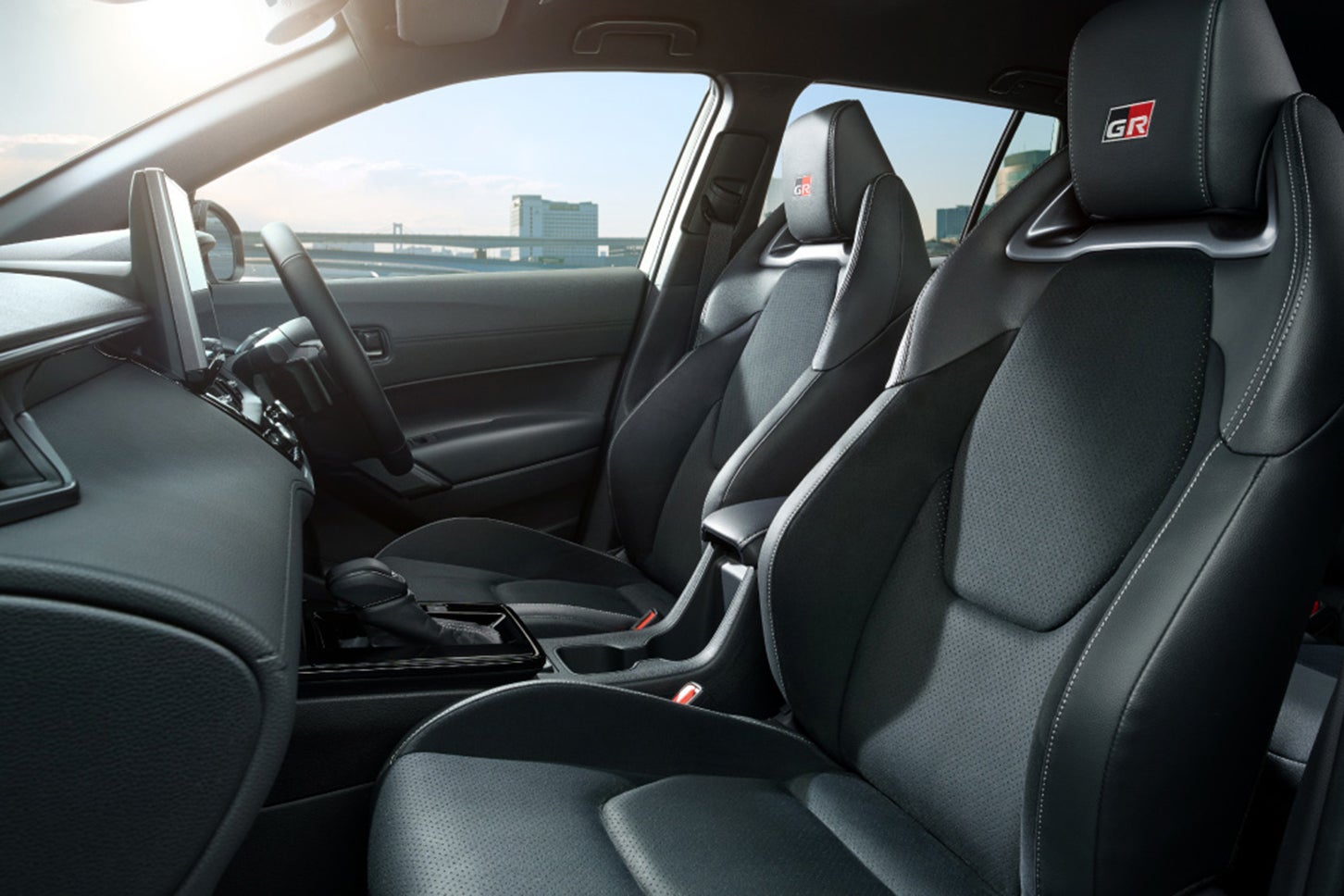 トヨタ・カローラ クロス GRスポーツ｜Toyota Corolla Cross GR SPORT