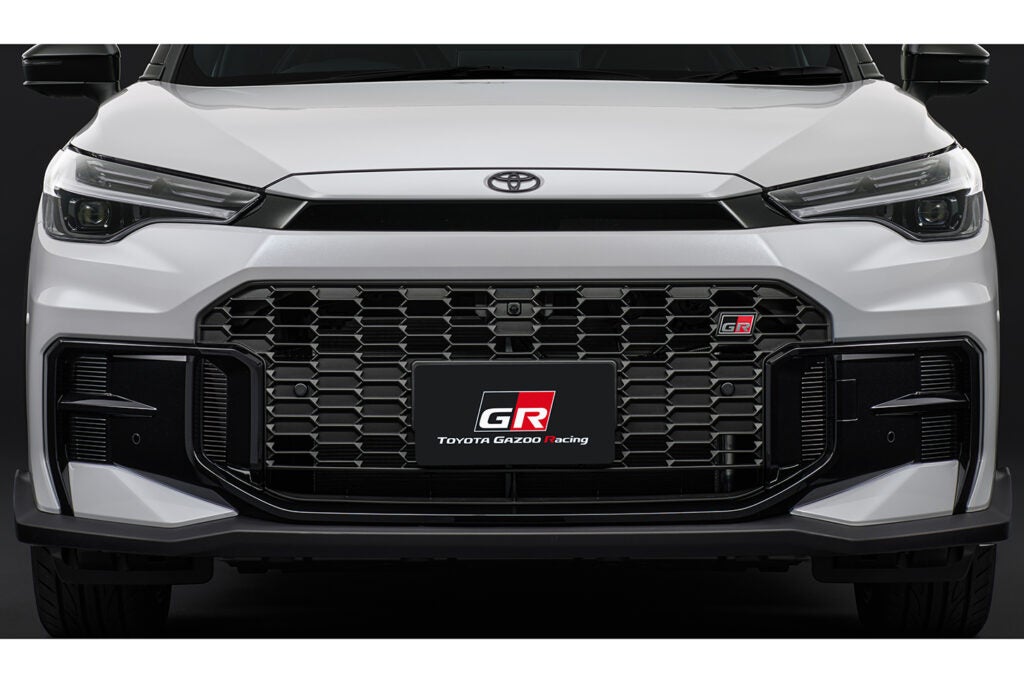 カロクロGRS-ABSR カローラクロスハイブリッド　GRスポーツ専用部品14 トヨタの新しい「カローラ クロス」に「GRスポーツ」が初設定！ 専用