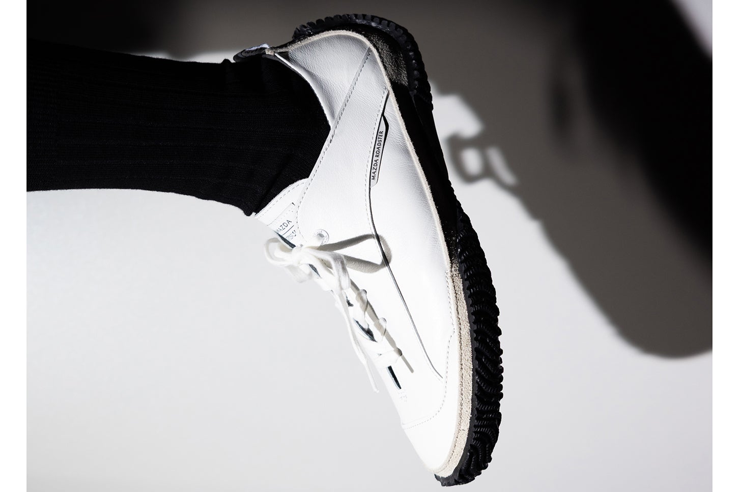 スピングル「SP-MX5」WHITE/BLACK