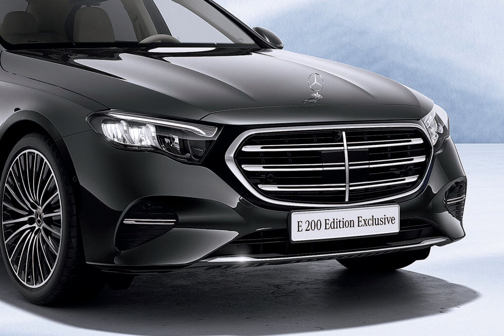 メルセデス・ベンツの新しいEクラスはクラシックなフロントマスクが