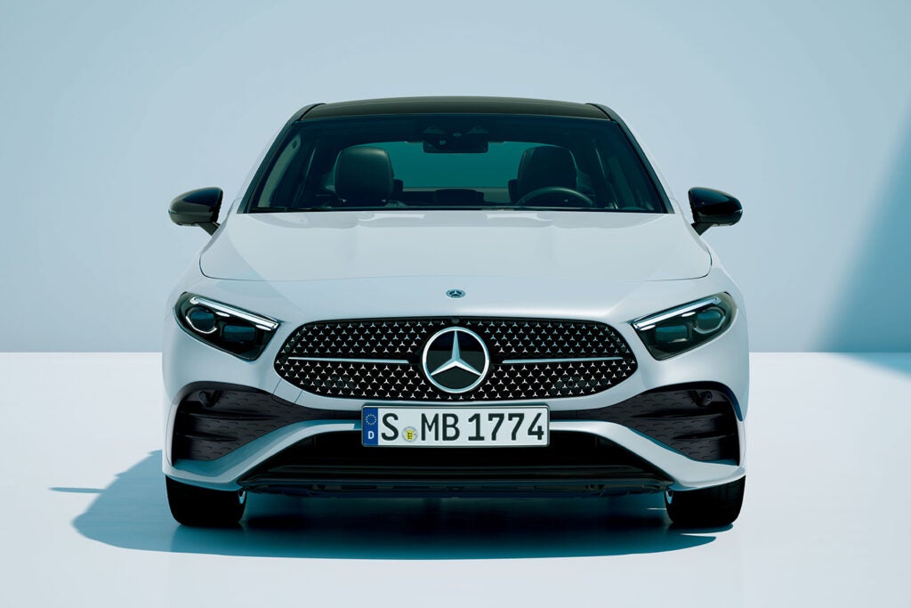メルセデス・ベンツ Aクラスセダンに最終モデル「ファイナル
