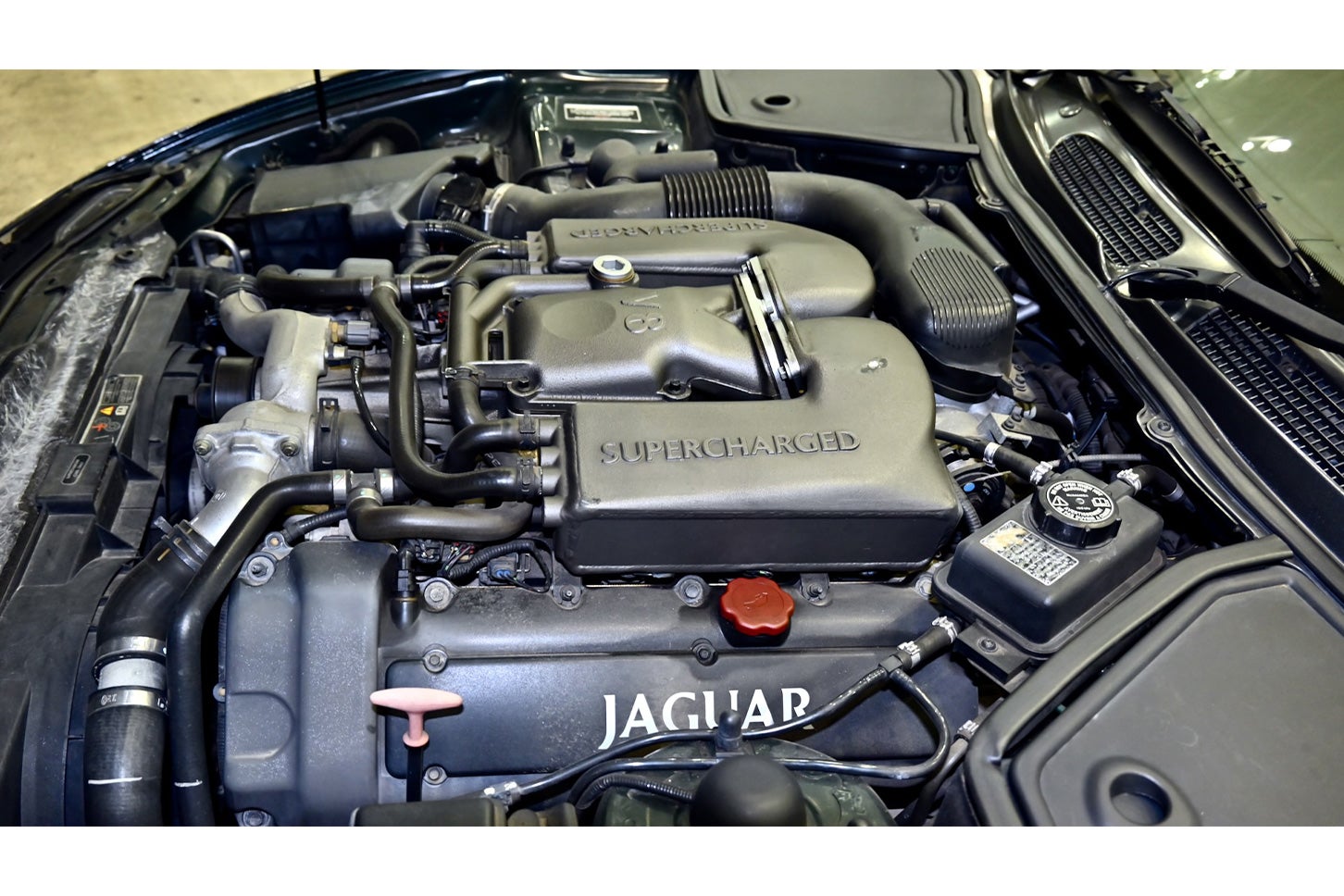 ジャガー XK Rクーペ V8 SC｜Jaguar XK R-Coupe V8 SC（2001年）