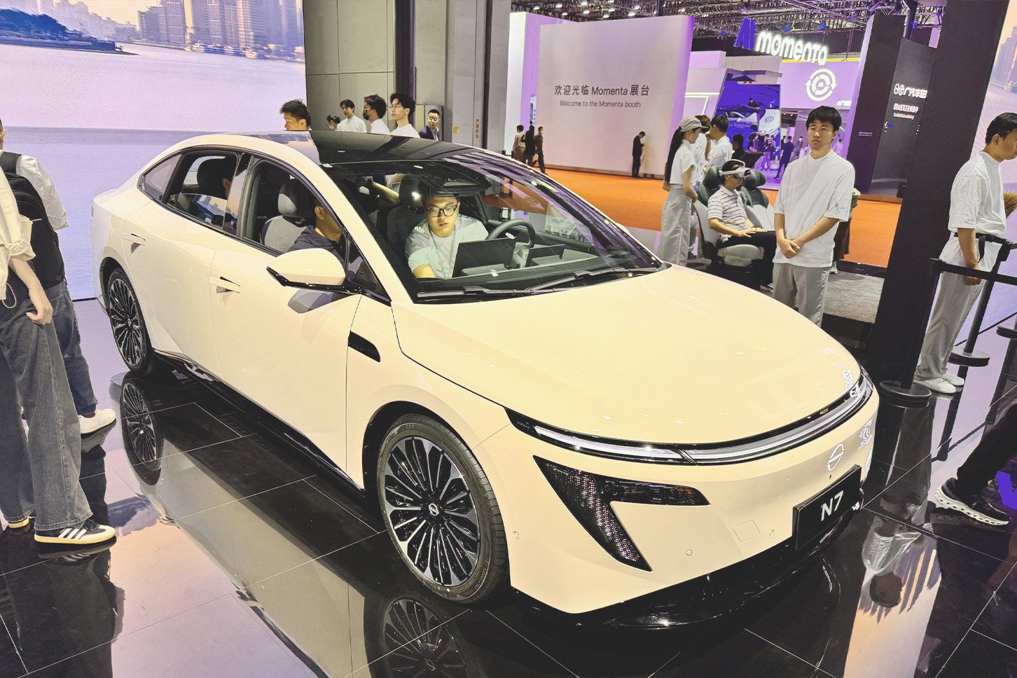 東風日産から中国市場に導入される新型ミッドサイズBEVセダン「N7」