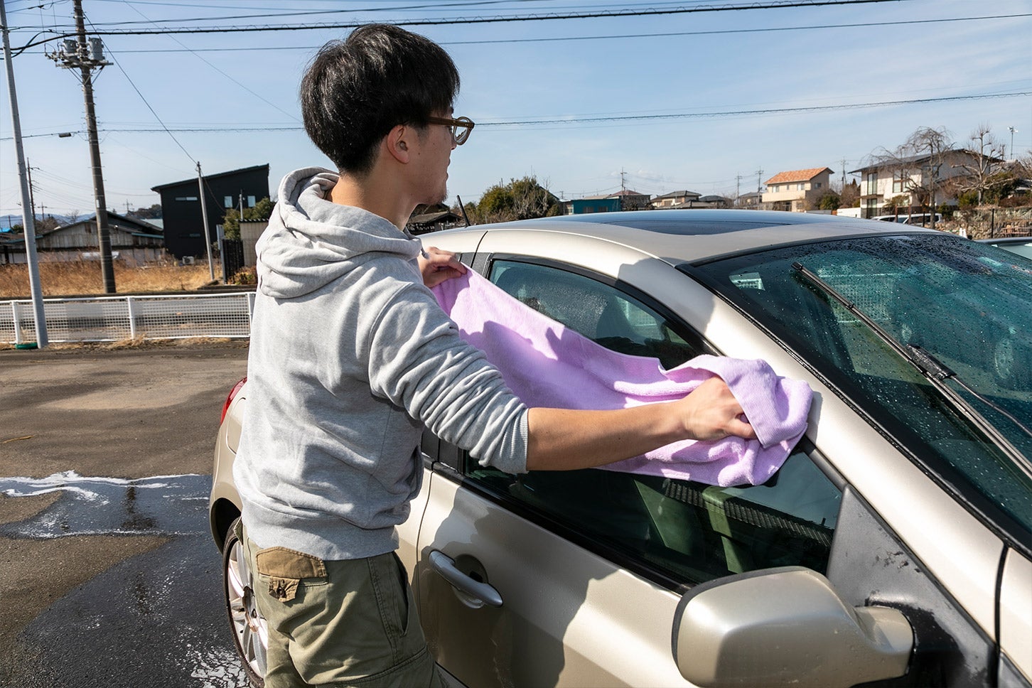 大きなクロスはせっかくなので、しっかりと広げて使いましょう。高い吸水力を持つクロスなら、拭き上げ時間を大幅に短縮してくれます。
