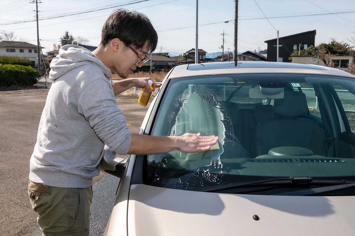 縦でも横でも、手を動かす方向を決めたら均一に磨きましょう。磨き残しが少なくなります。