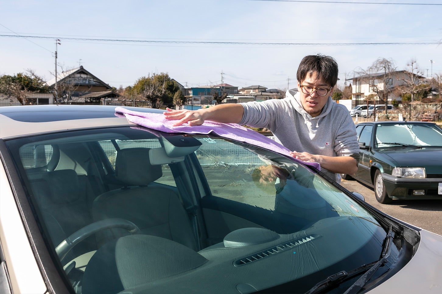 スピード洗車の際にもお伝えしましたが、拭き上げは大判のクロスを広げて使った方が手早く作業が終わります。