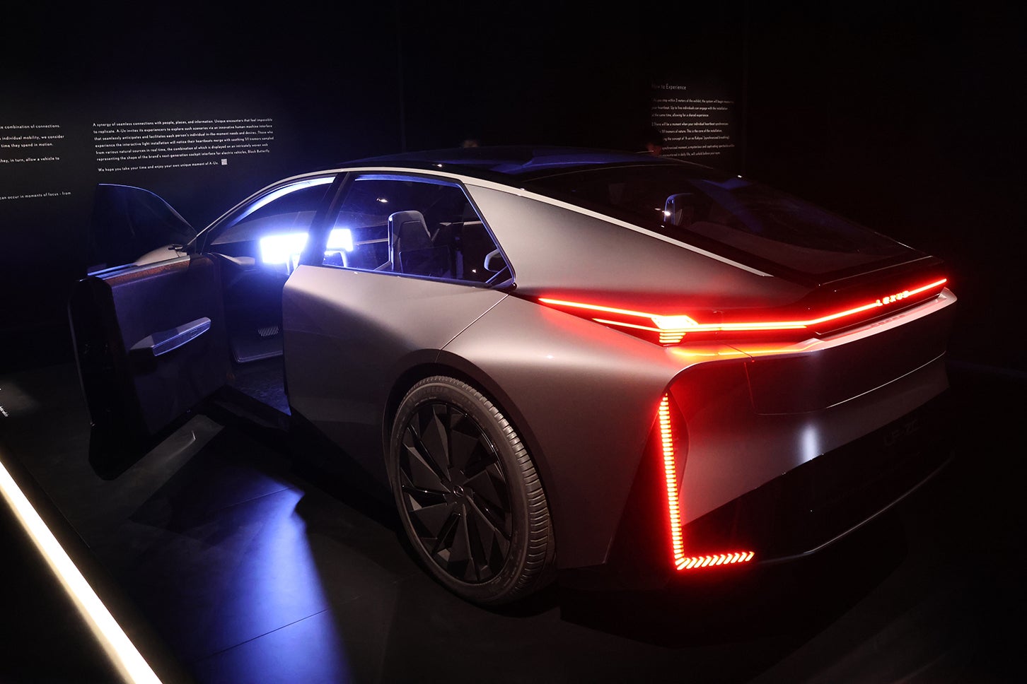 【レクサス×ミラノ・デザインウィーク2025】LF-ZCは2026年発売予定の次世代バッテリーEV。