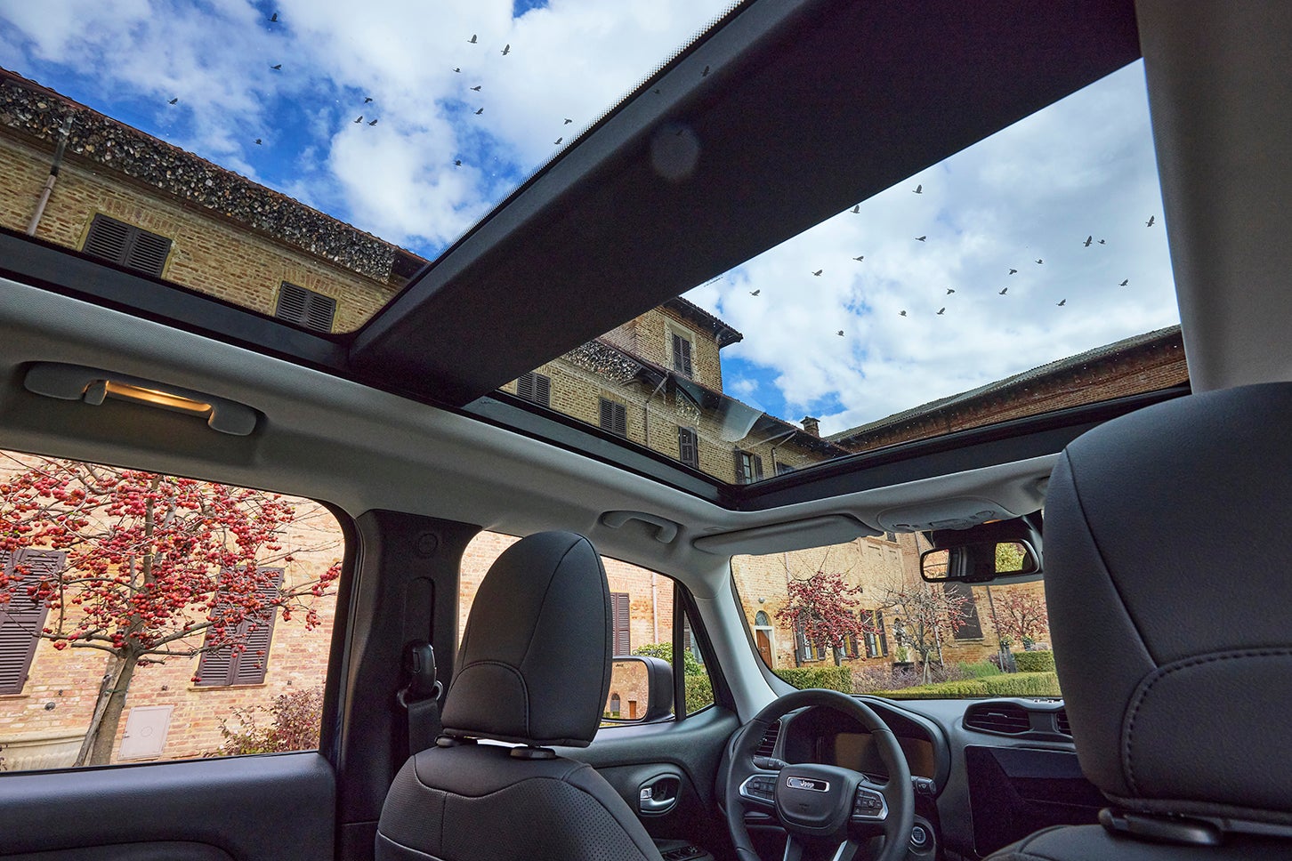 ジープ・レネゲードeハイブリッド｜Jeep Renegage e-Hybrid